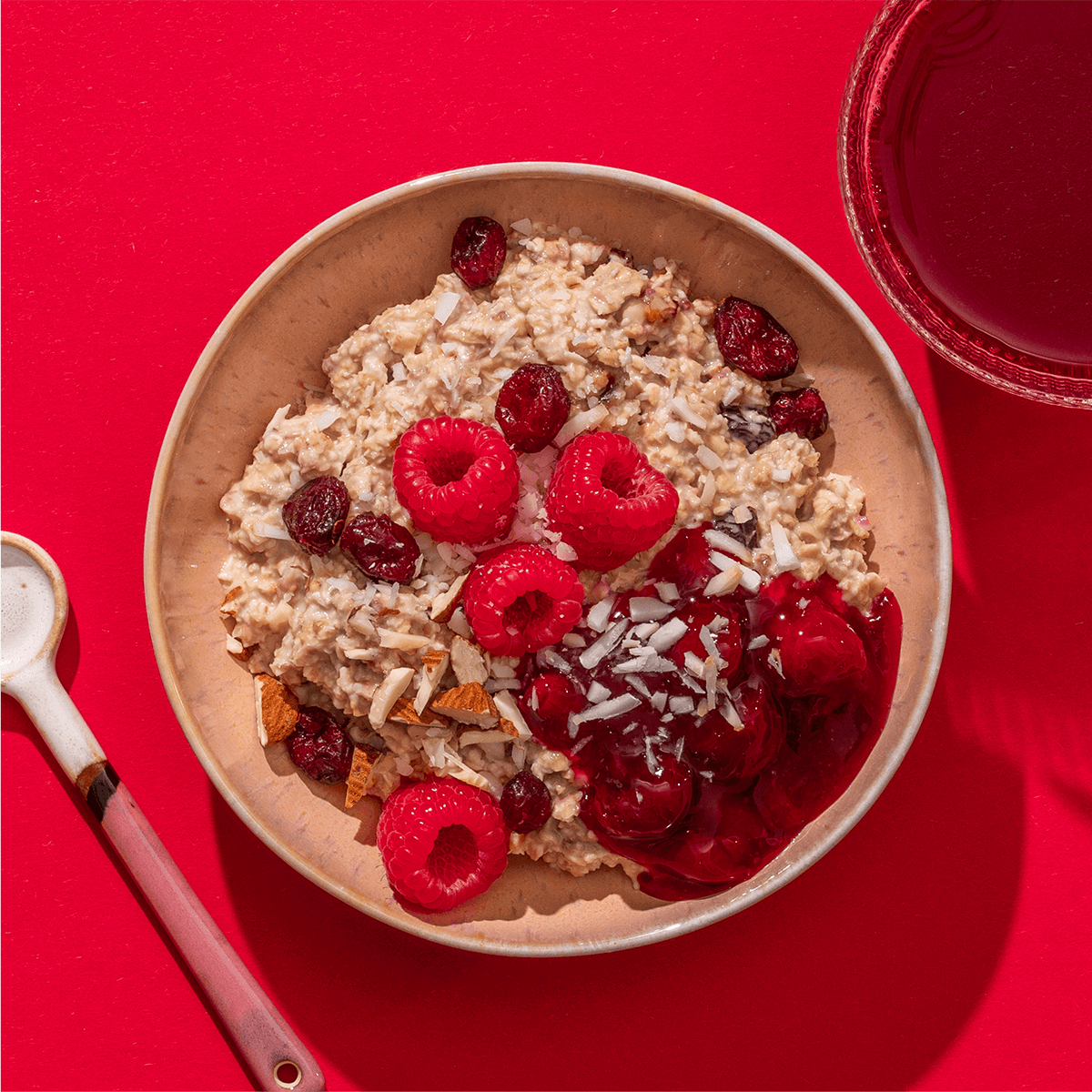 mymuesli-bio-porridge-raspberry-coconut-cherry-cremig-fruchtig image 2