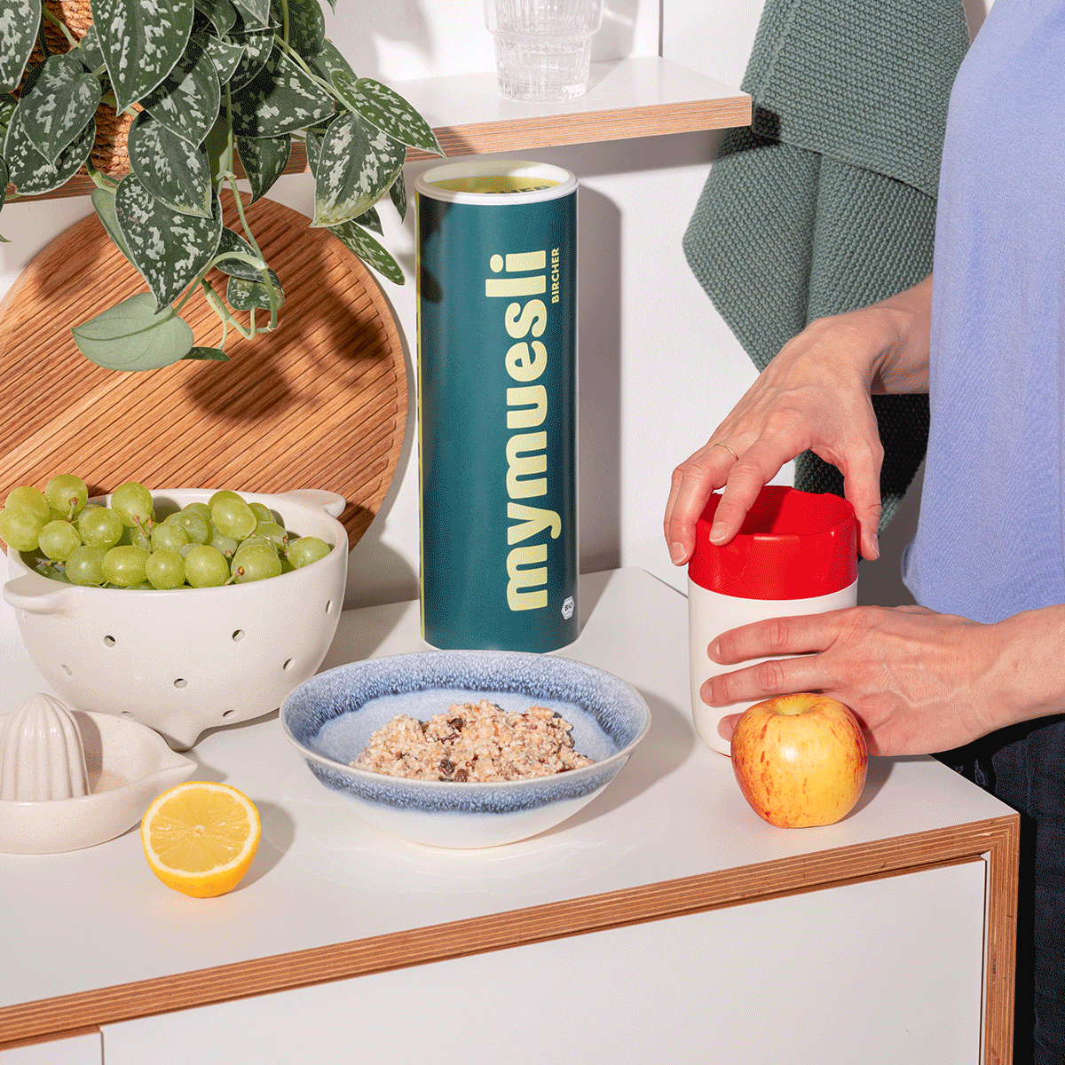 mymuesli-apfelreibe-m-sli-zubeh-r-mit-saftauffang-und-fingerschutz image 2