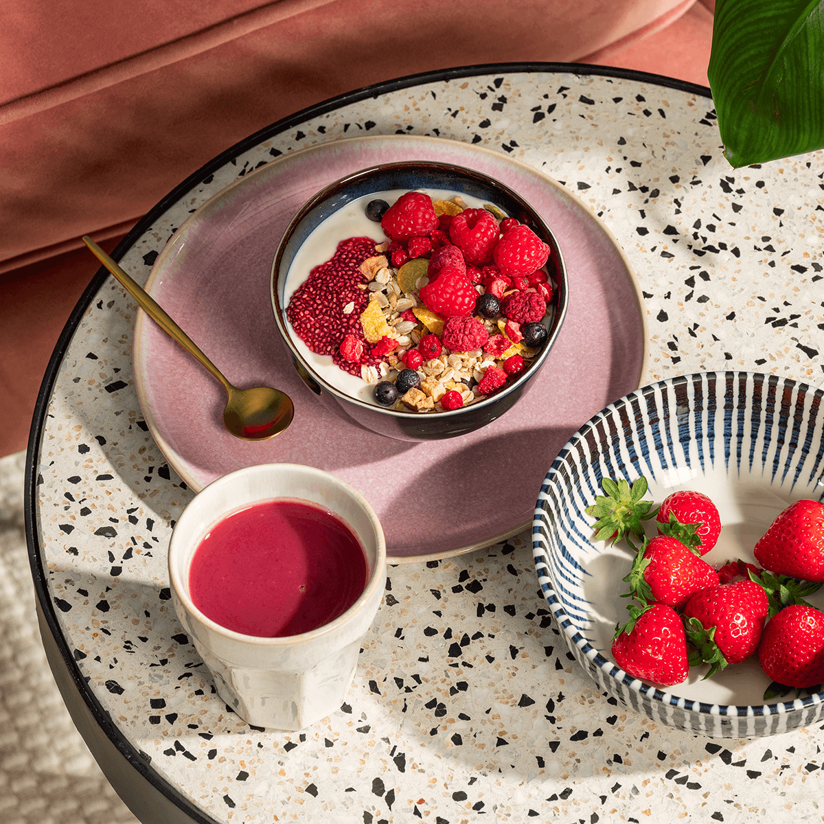 mymuesli-berry-portionsbecher-12er-pack-erdbeere-himbeere-johannisbeere image 4
