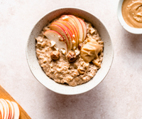 3bears-porridge-apple-cinnamon-veganes-apfel-zimt-porridge-mit-31-frucht image 4