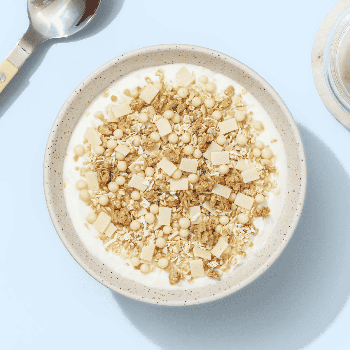 mymuesli-coconut-dream-pantone-cloud-dancer-bio-m-sli-kokos-mandel-wei-e-schokol image 2